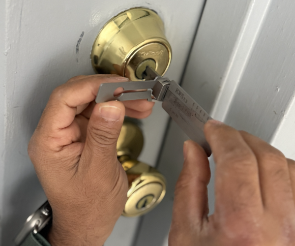 3FC51E96-DF92-4B40-85B3-C1E0F07D6ED0